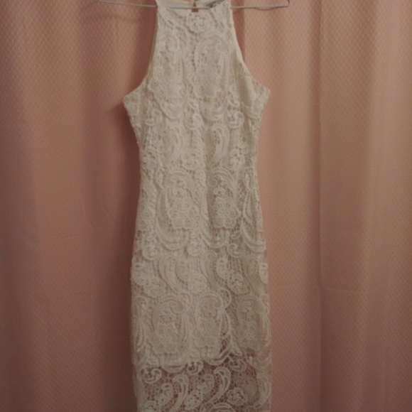 Dress - Picture 7 of 8